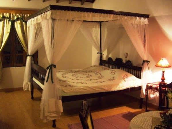 Cancio'S House Hotell Aldona Exteriör bild