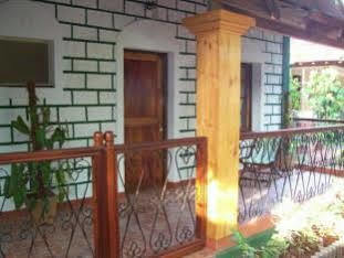 Cancio'S House Hotell Aldona Exteriör bild
